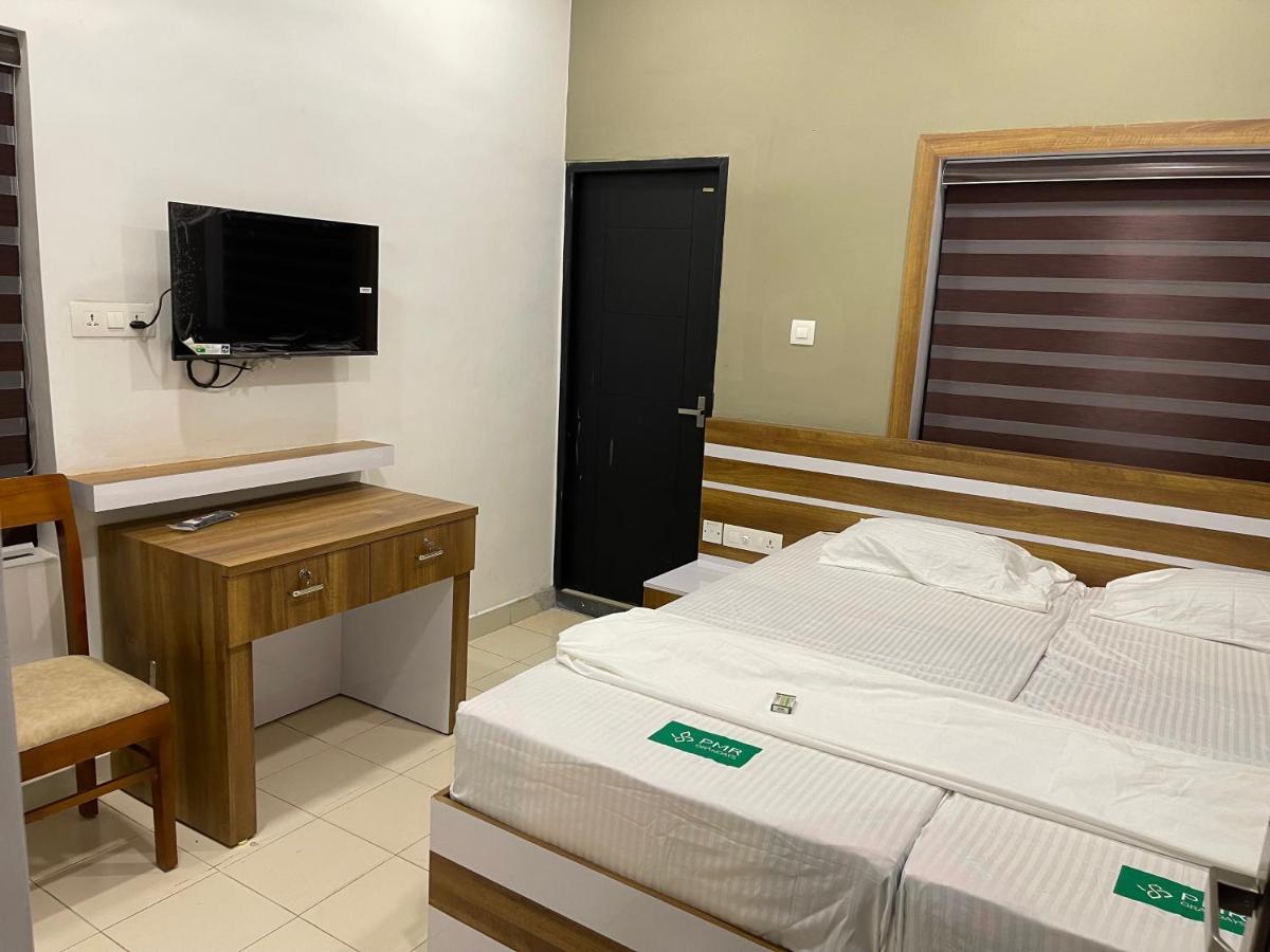 Pmr Grandays Hotel Malappuram Bagian luar foto